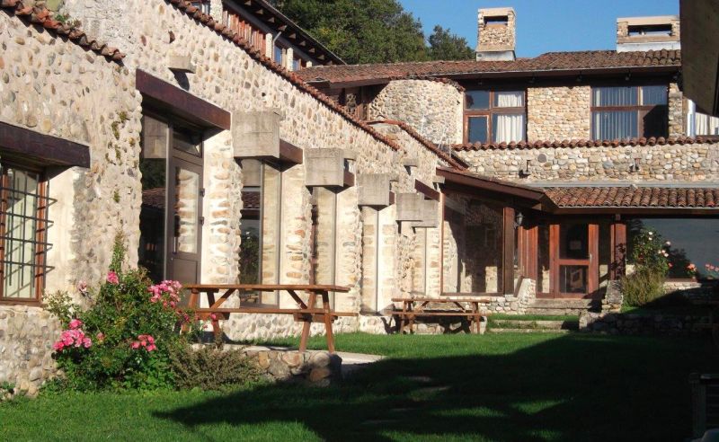 Hospedaje en Parménie